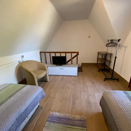 Borbarat Vendeghaz Apartment *
